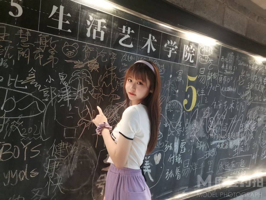 校园模特
