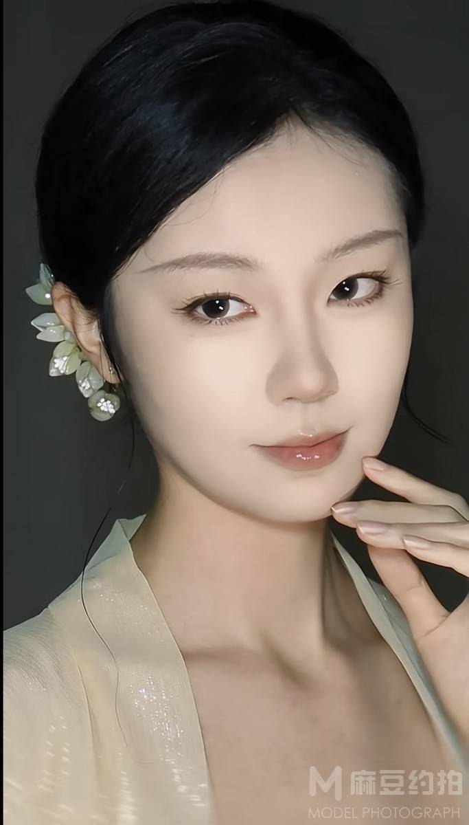 妆容模特