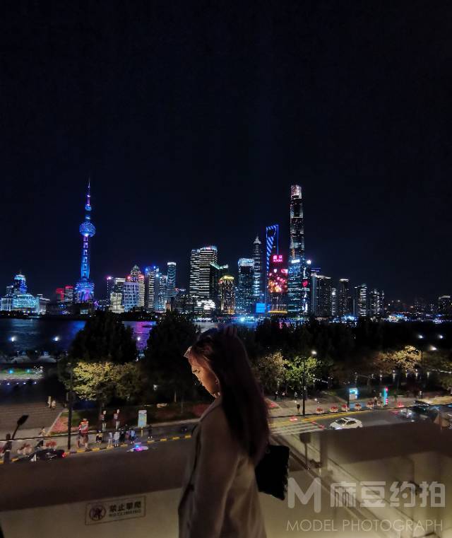 夜景模特