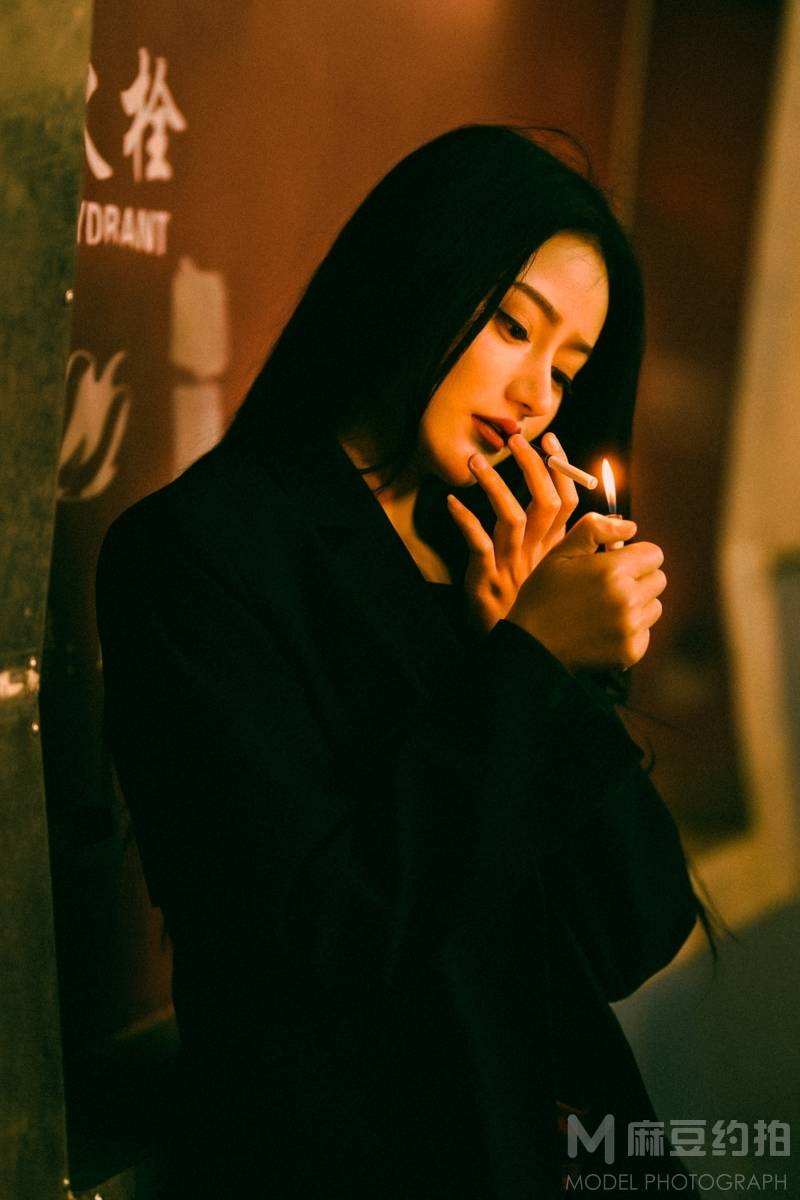 情绪模特