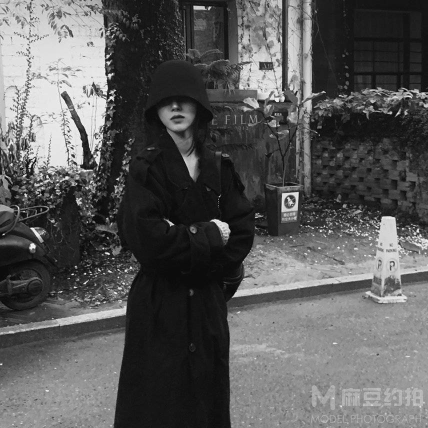 黑白模特
