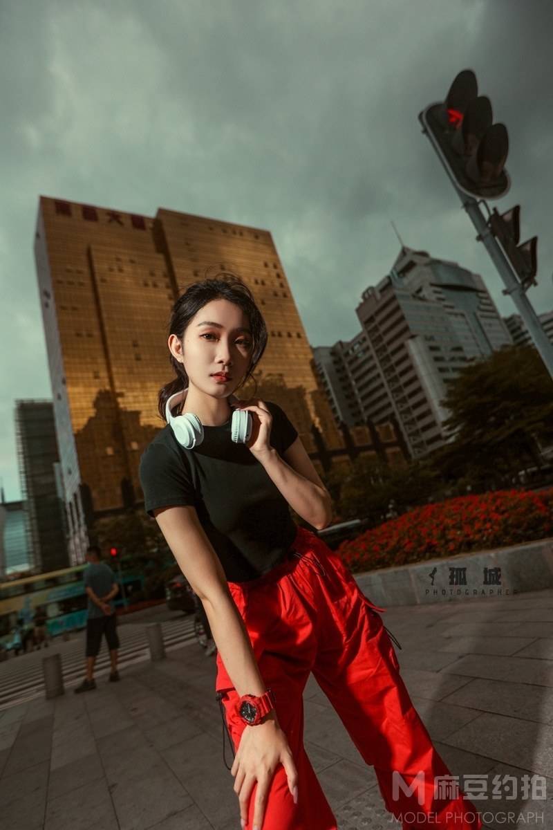 情绪模特