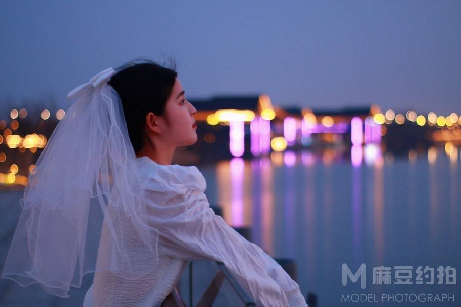夜景模特