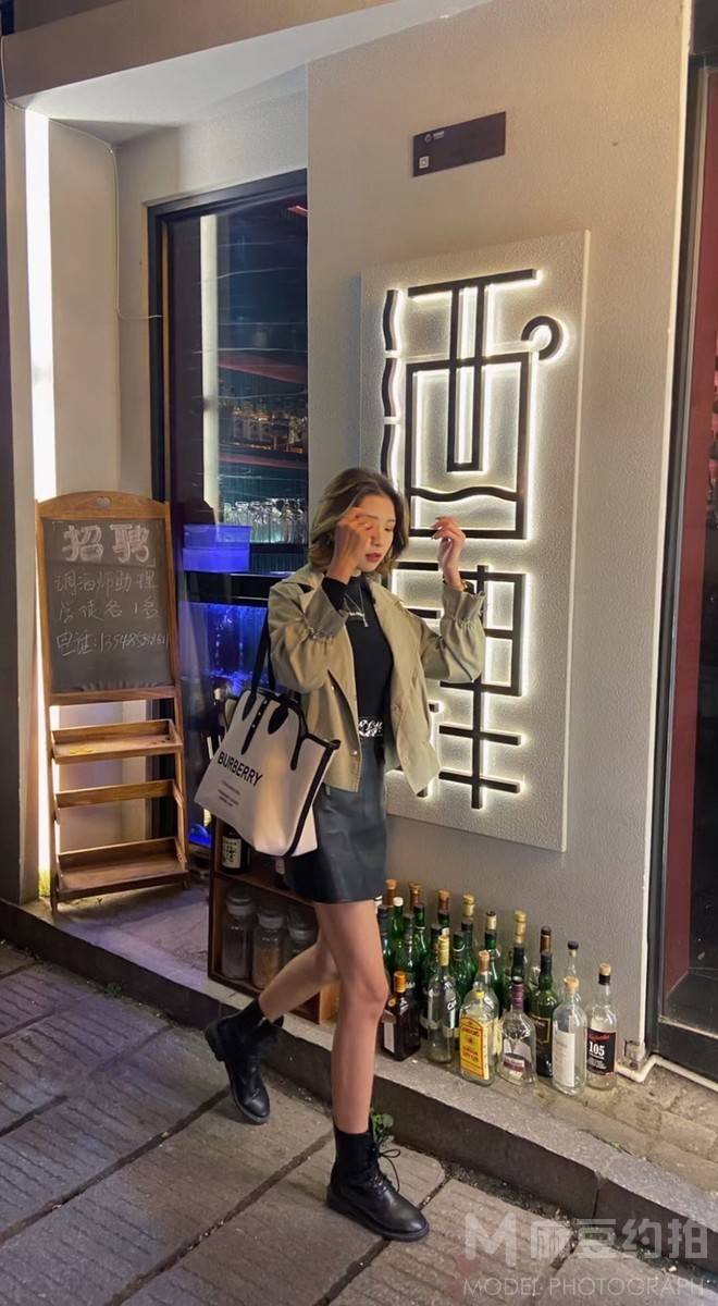 情绪模特