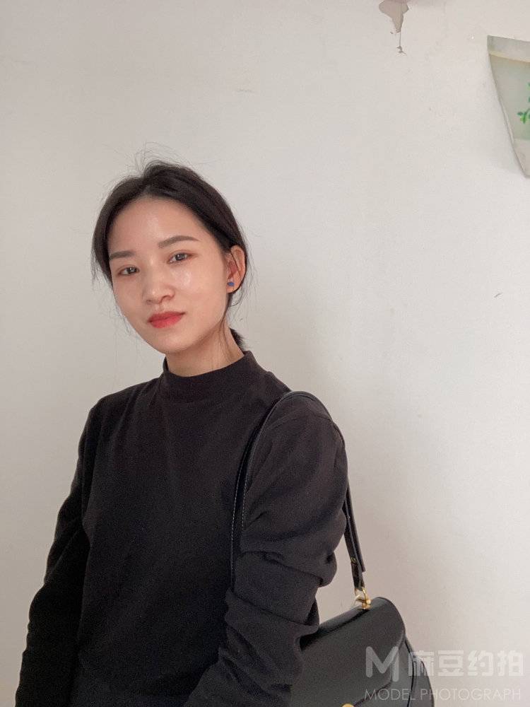 黑白模特