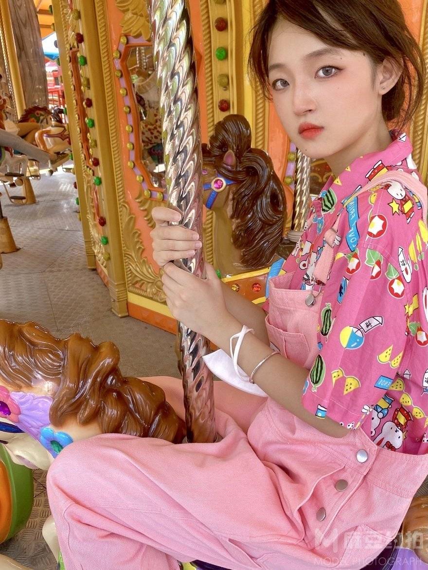 校园模特