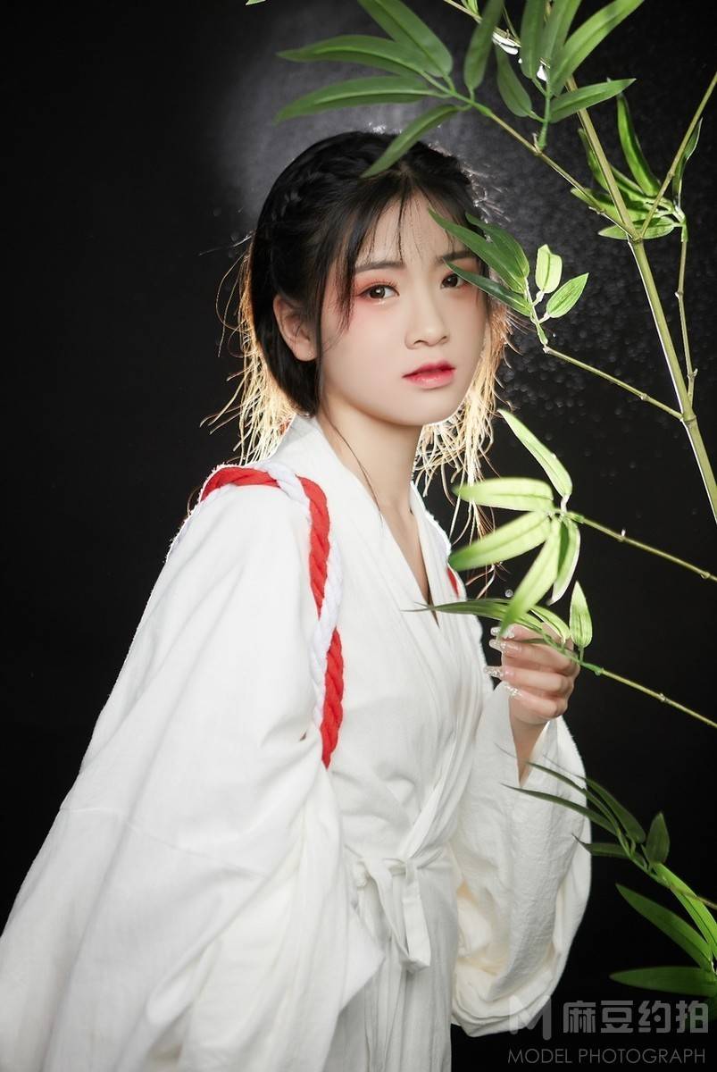 黑白模特