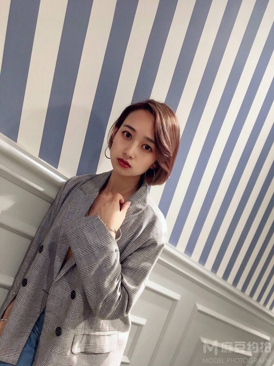 清新模特