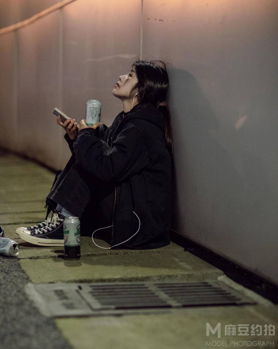 情绪模特