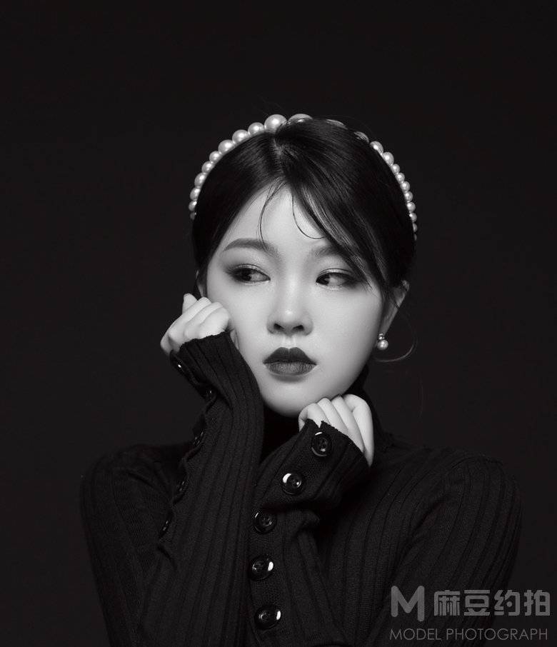 情绪模特