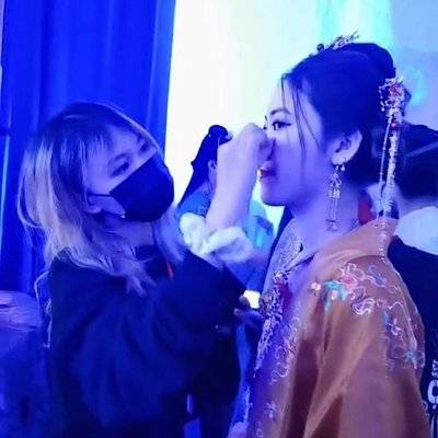 妆容模特