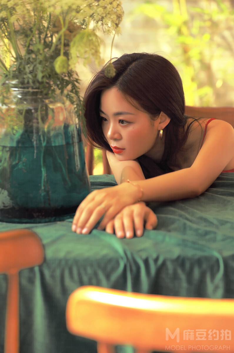 情绪模特