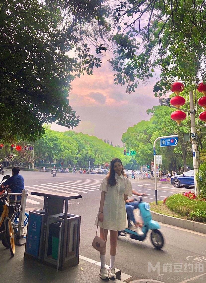 校园模特