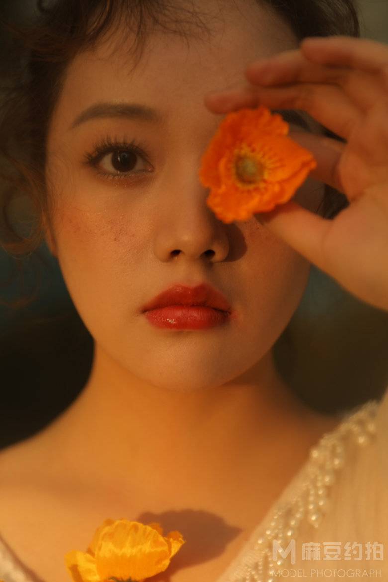 黑白模特