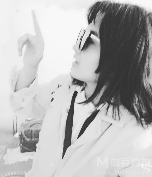 黑白模特