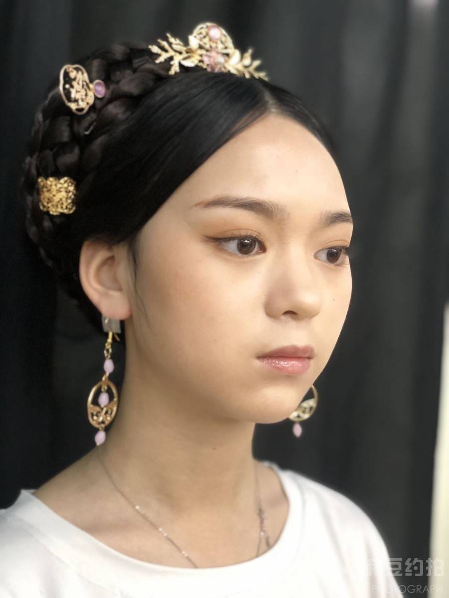 妆容模特