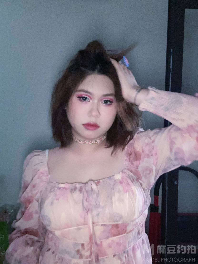 妆容模特