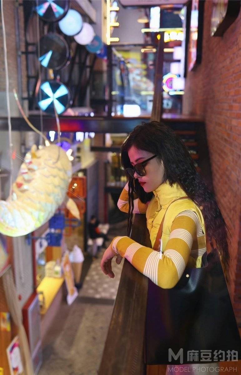 夜景模特