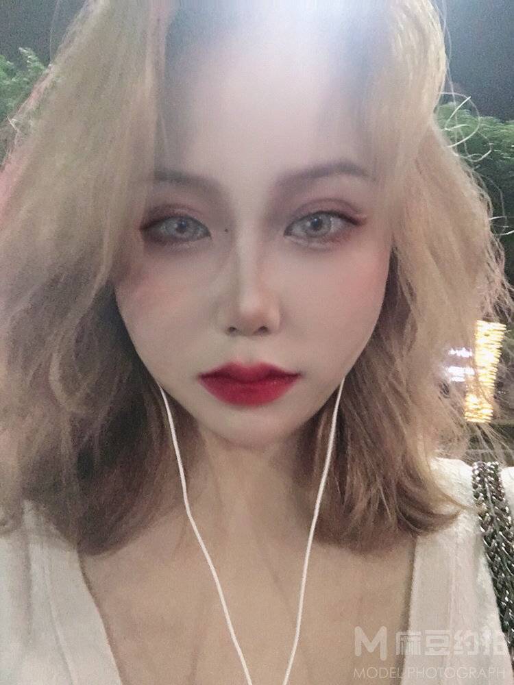 妆容模特