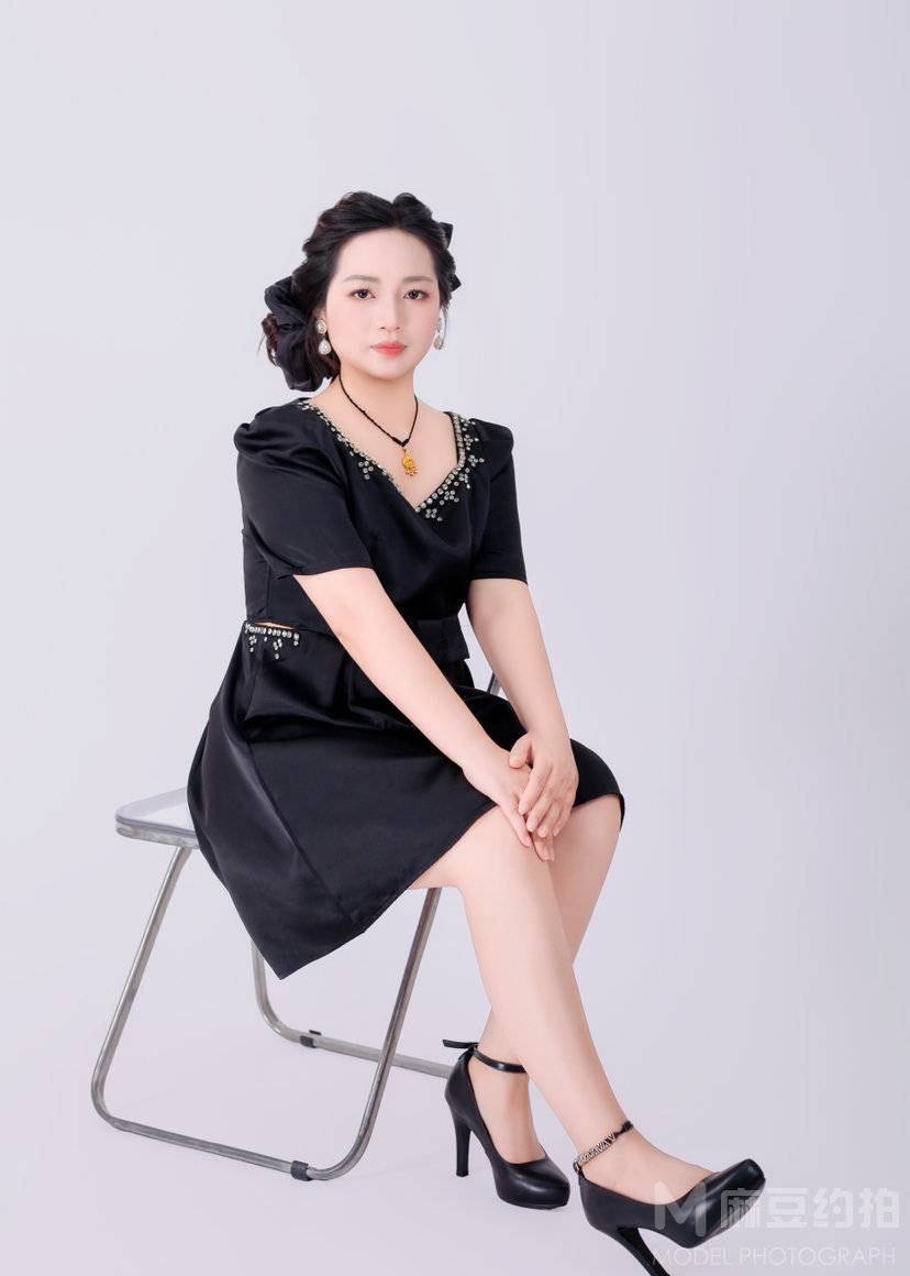 黑白模特