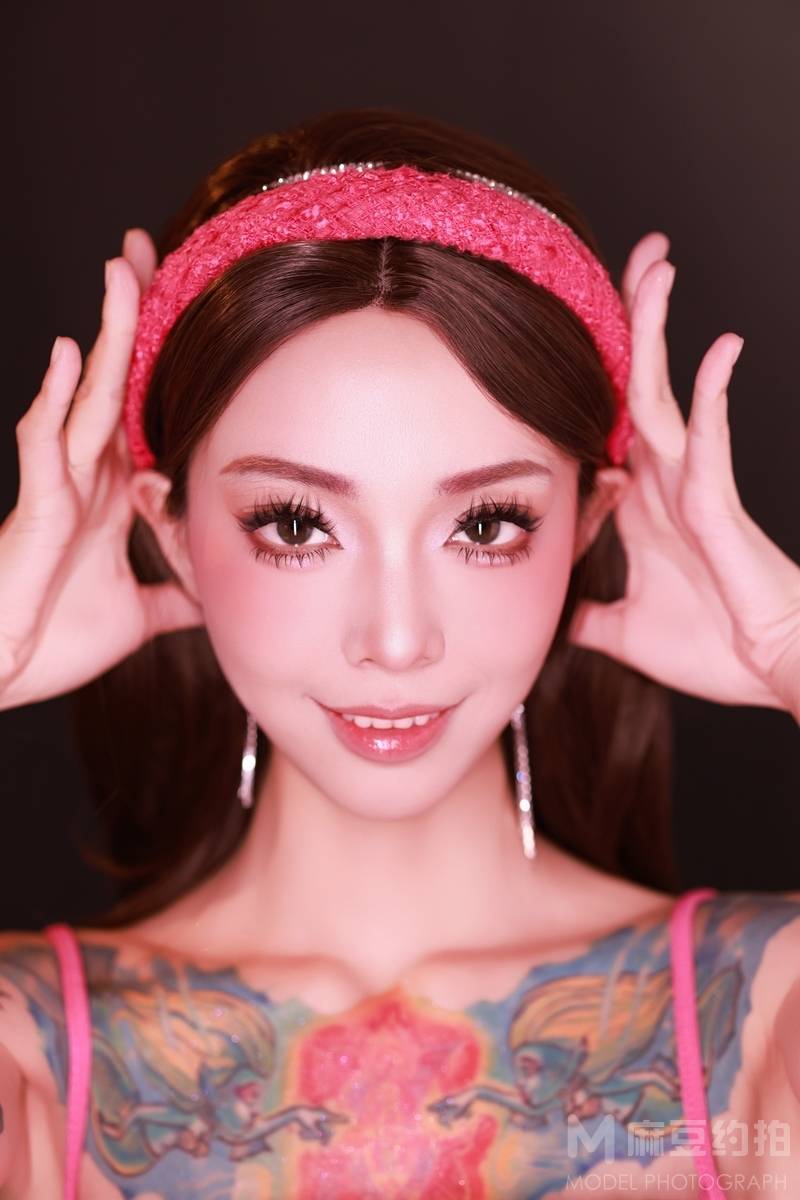 情绪模特