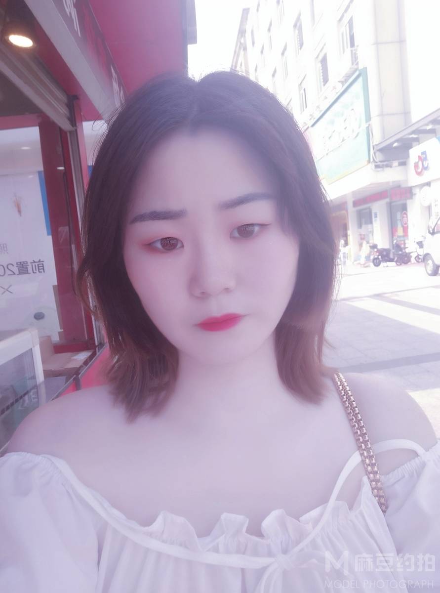 妆容模特