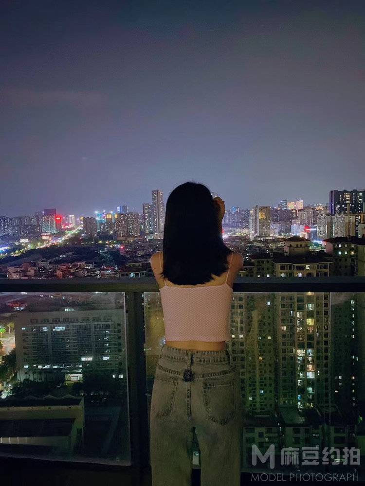 夜景模特