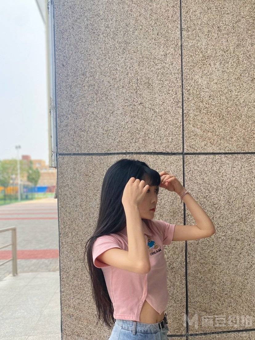 校园模特