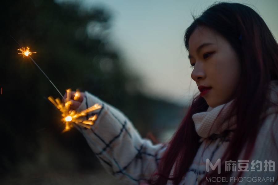 情绪模特