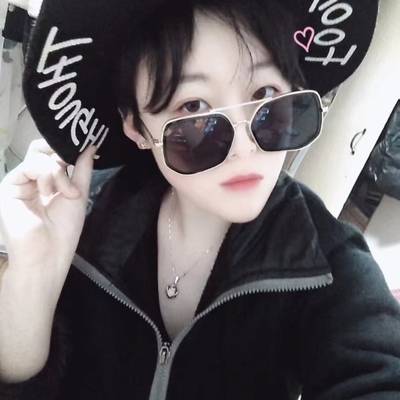 黑白模特
