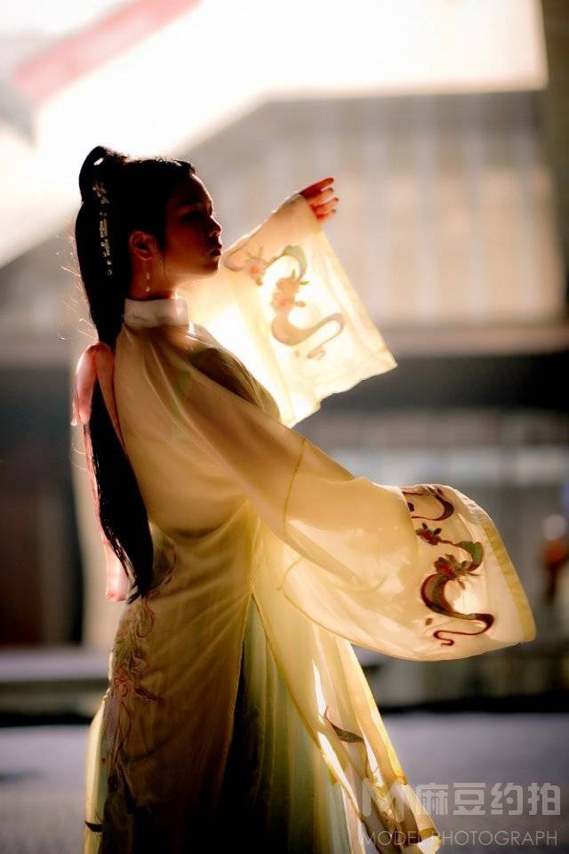 汉服模特