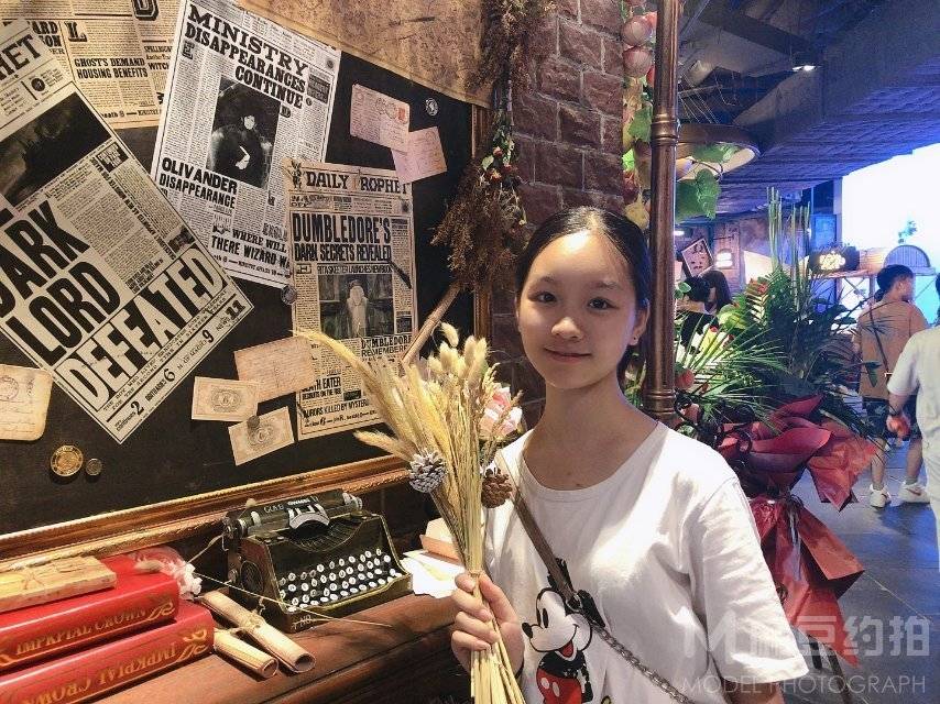 校园模特