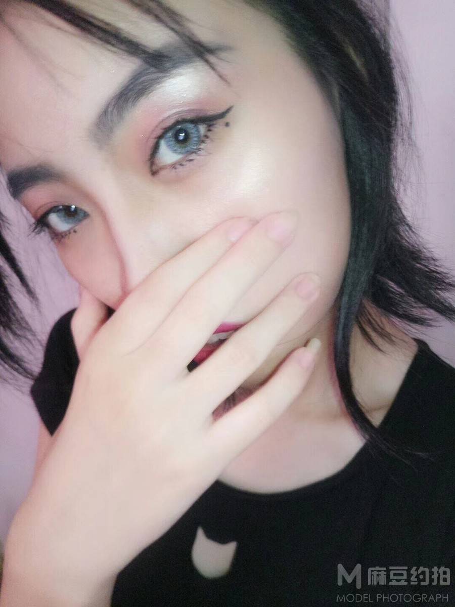 妆容模特