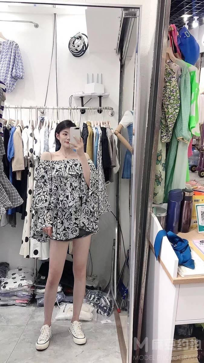 清新模特