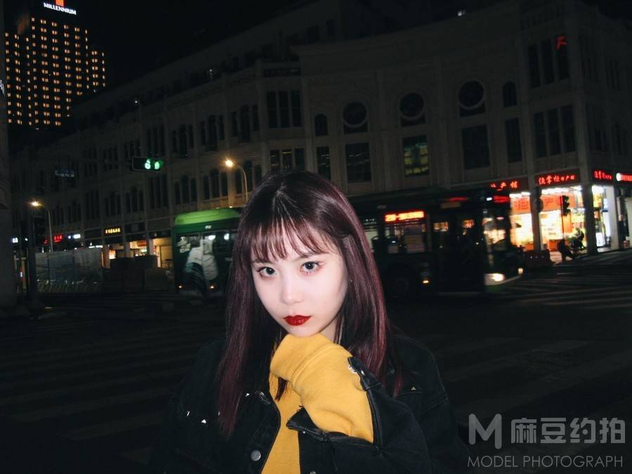 情绪模特
