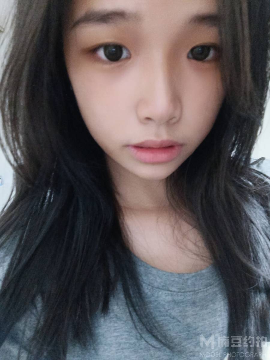 宝丽来模特