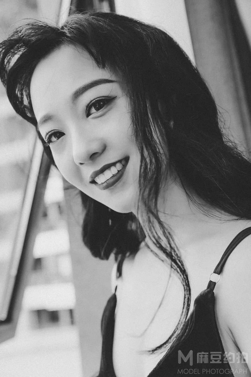 黑白模特