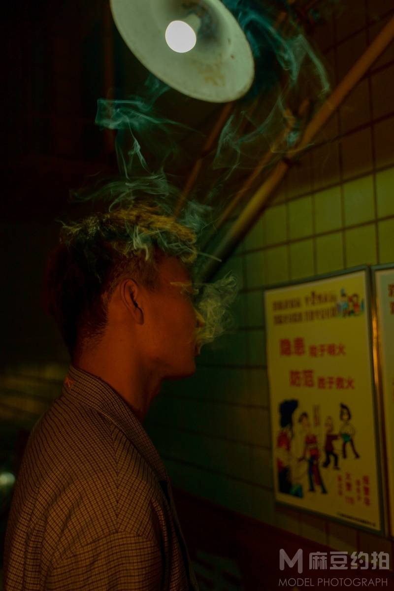 情绪模特