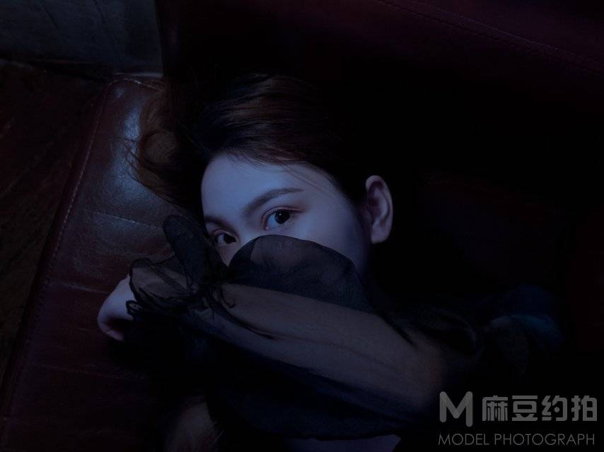 黑白模特