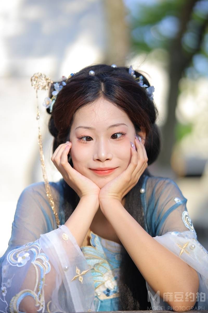 汉服模特