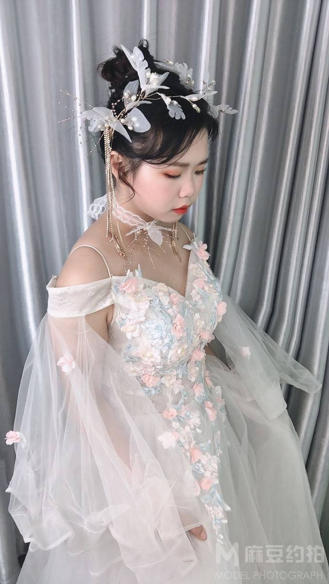 妆容模特