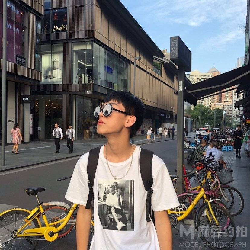 校园模特