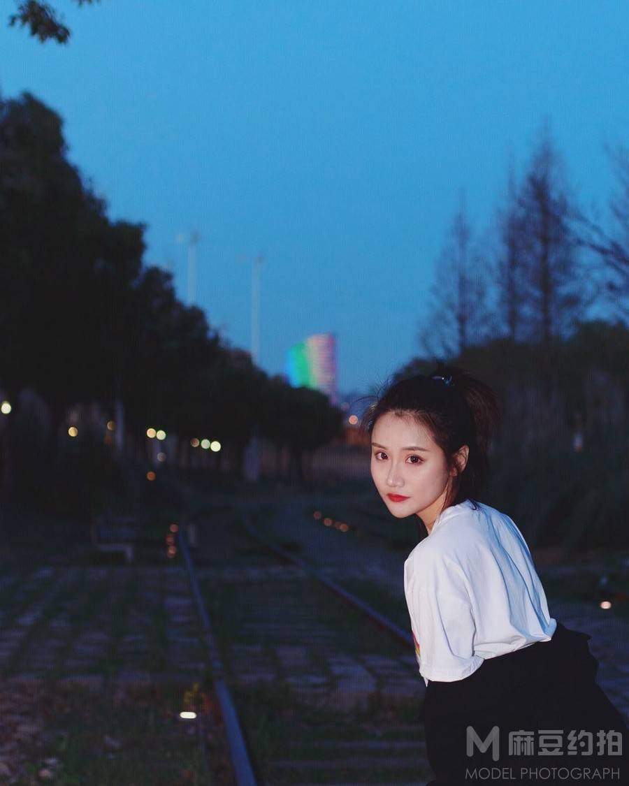 夜景模特