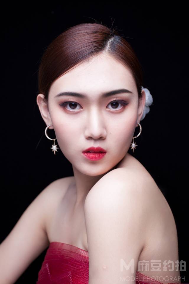 妆容模特