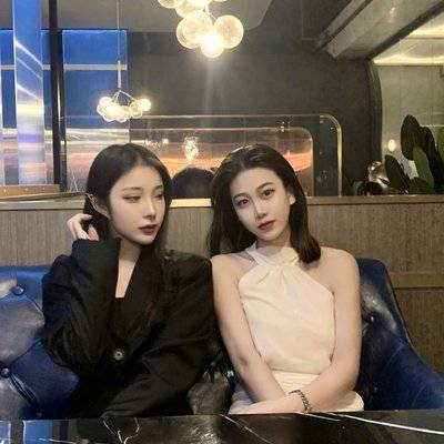 黑白模特