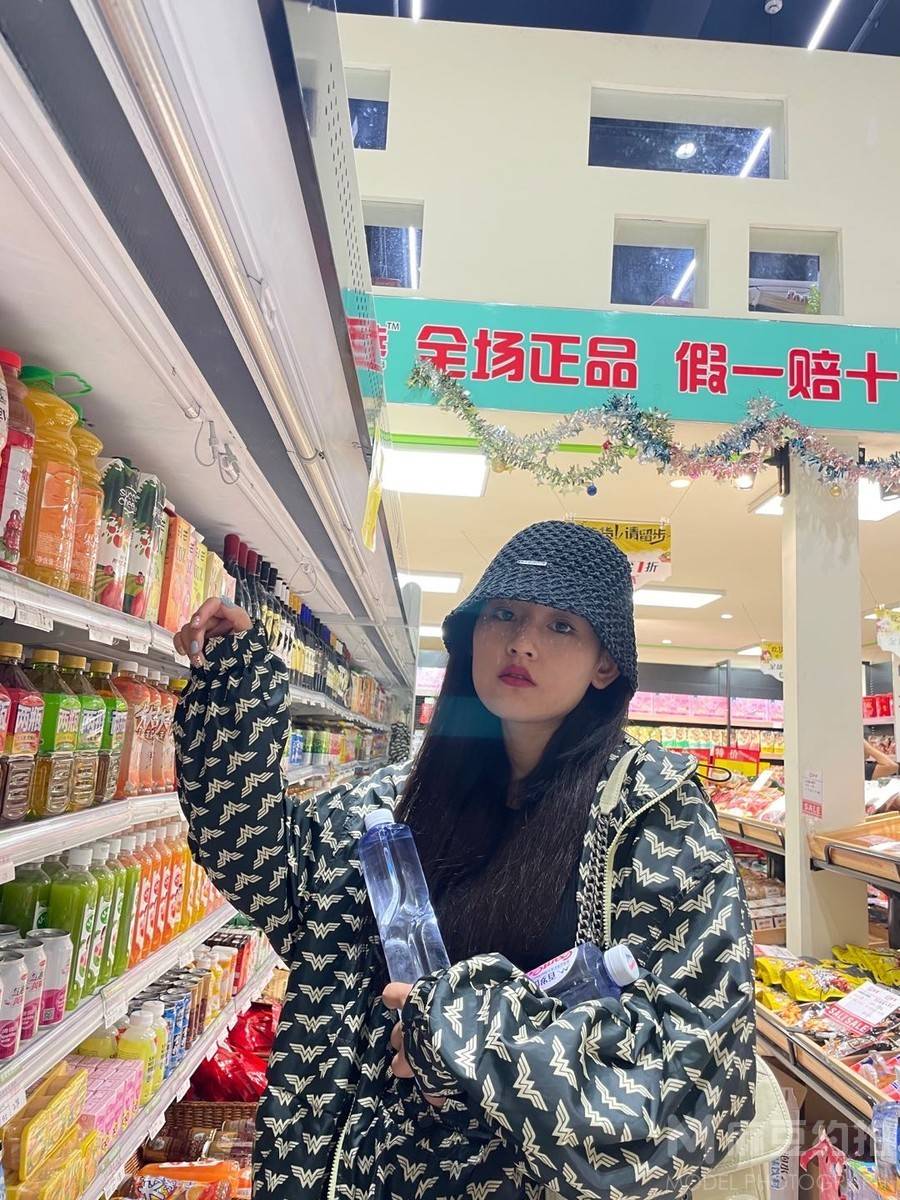 校园模特