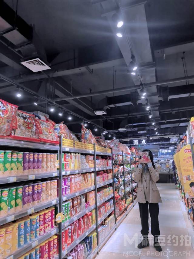 校园模特