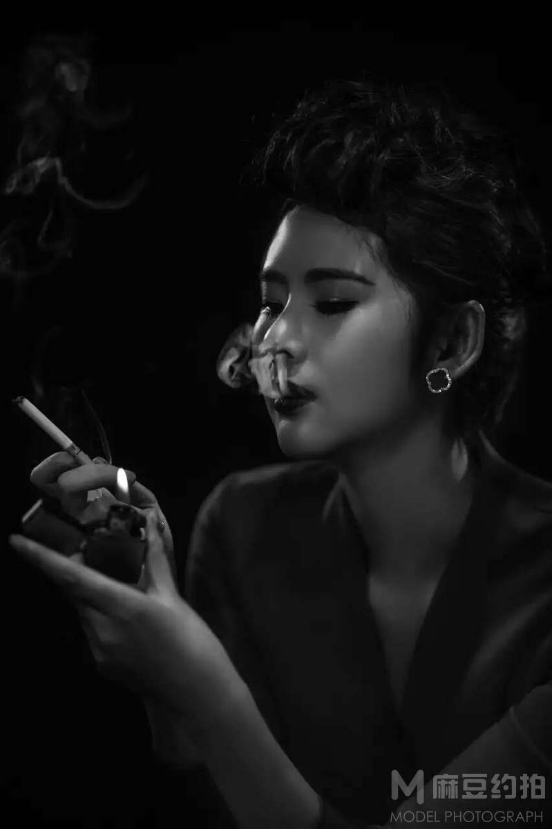 黑白模特