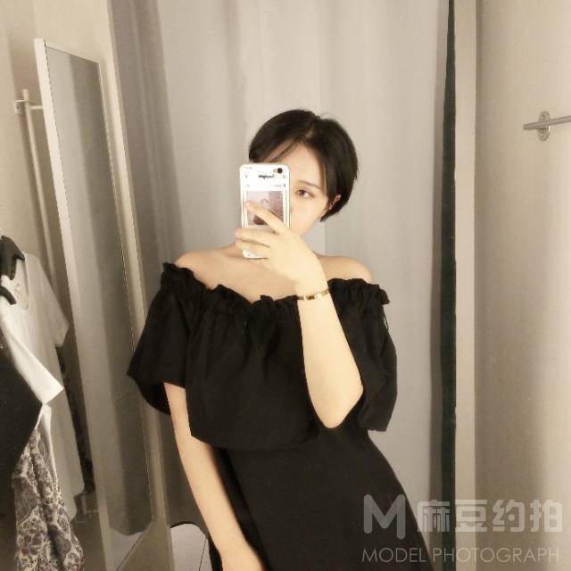 黑白模特