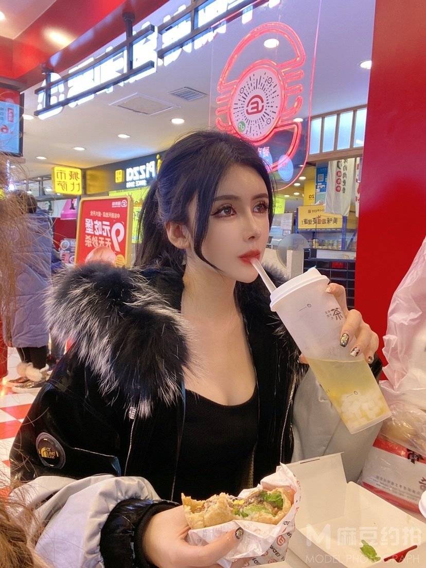 妆容模特